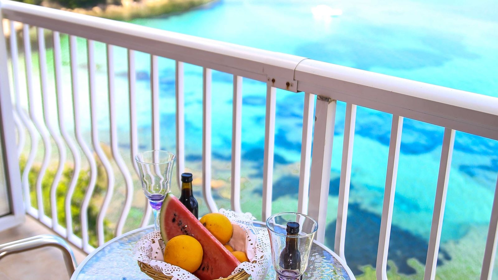 rooms-twin-room-main-building-sea-view