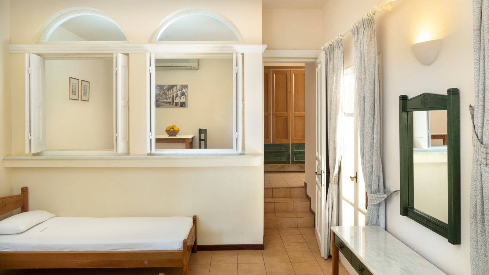 rooms-one-bedroom-family--garden-view-balcony-or-terrace