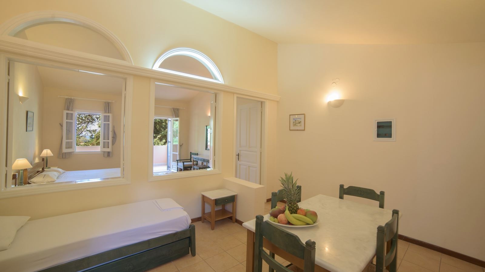 rooms-one-bedroom-family--garden-view-balcony-or-terrace