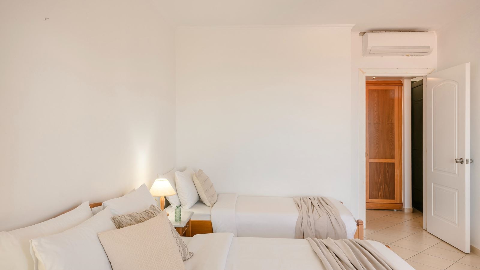 rooms-one-bedroom-family-superior-sea-view-balcony-or-terrace