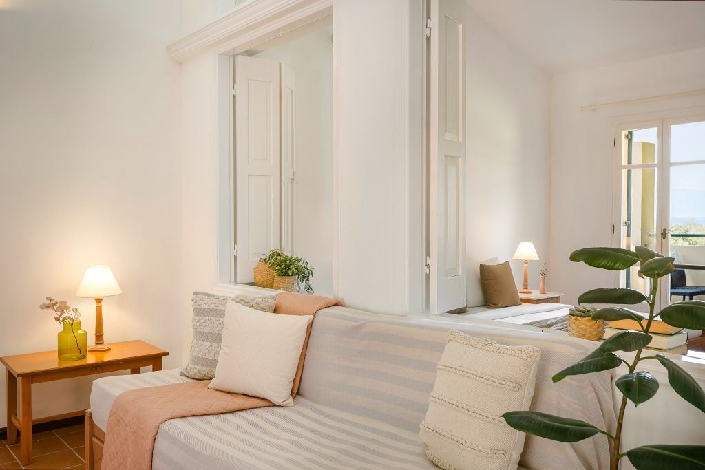 rooms-one-bedroom-family--side-sea-view-balcony-or-terrace