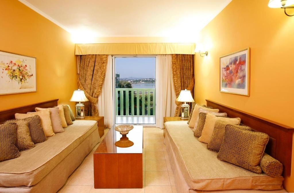 rooms-suite-lake-view