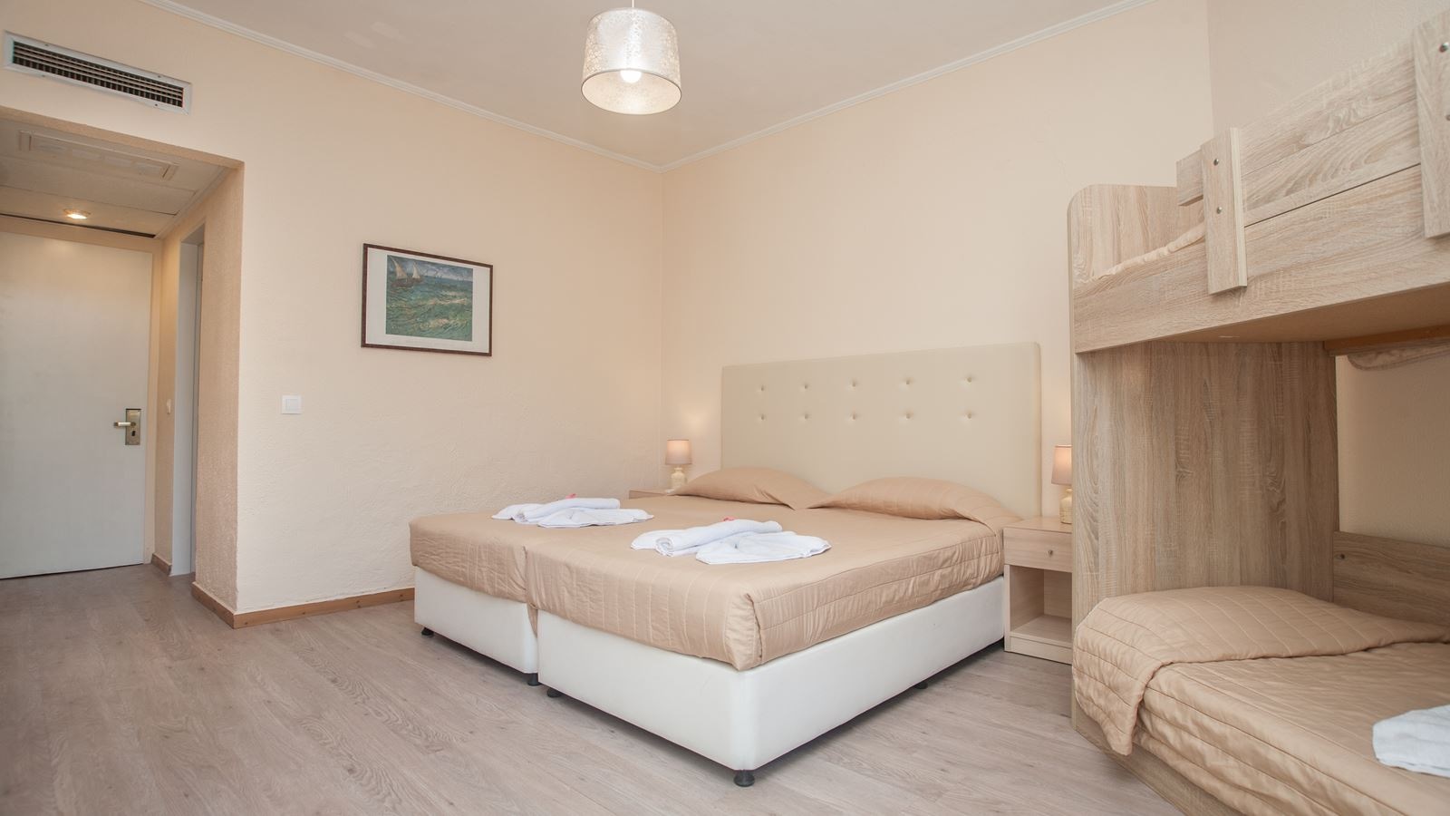 rooms-family-garden-view-room