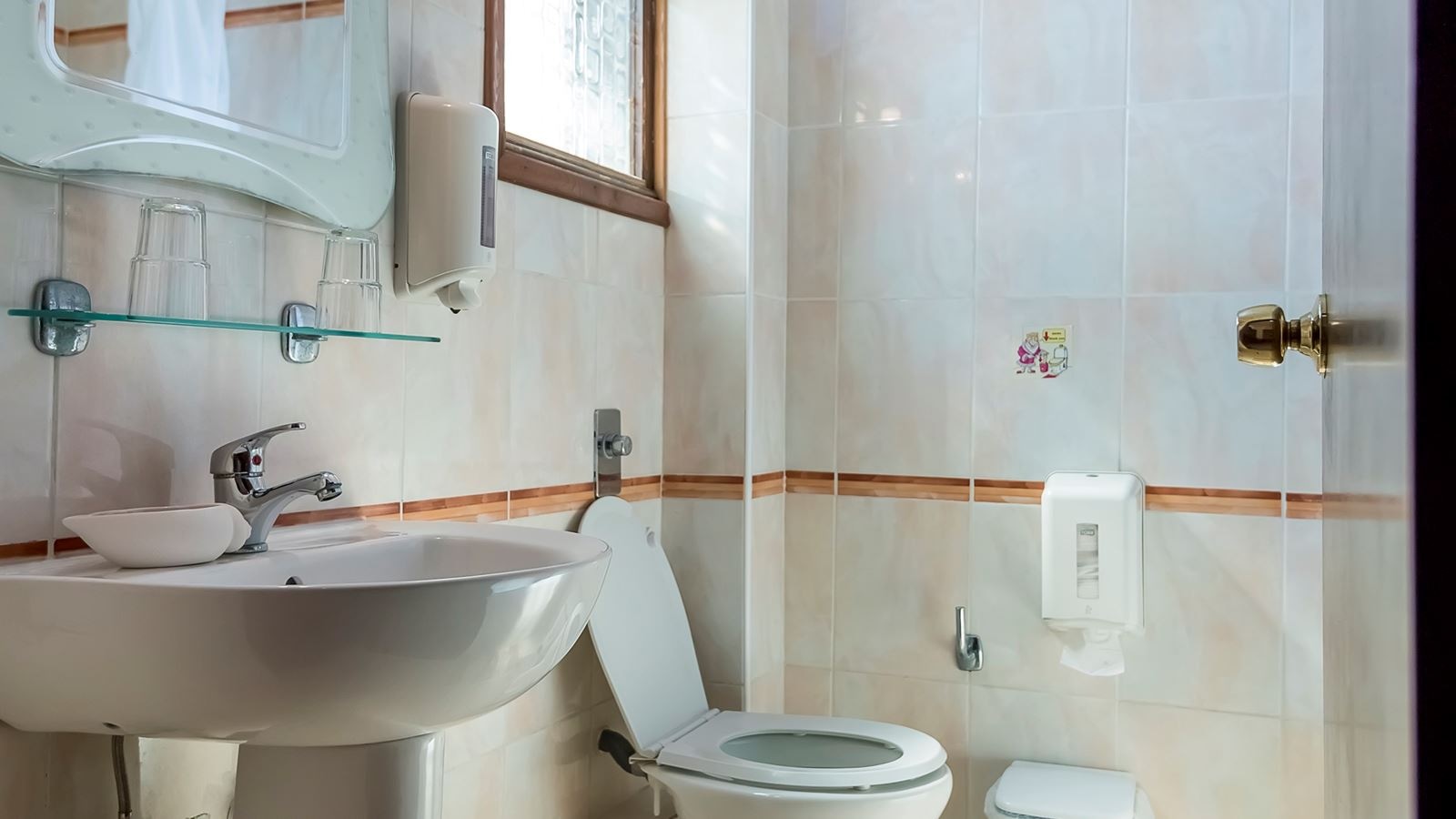 rooms-bungalow-standard-double-garden-view-balcony-or-terrace-with-private-sunbeds