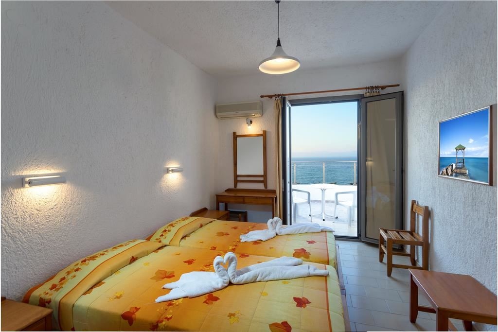 rooms-double-room-sea-view