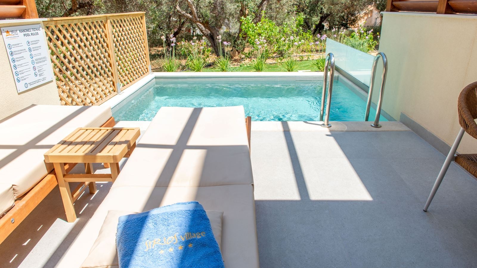 rooms-superior-privatepool