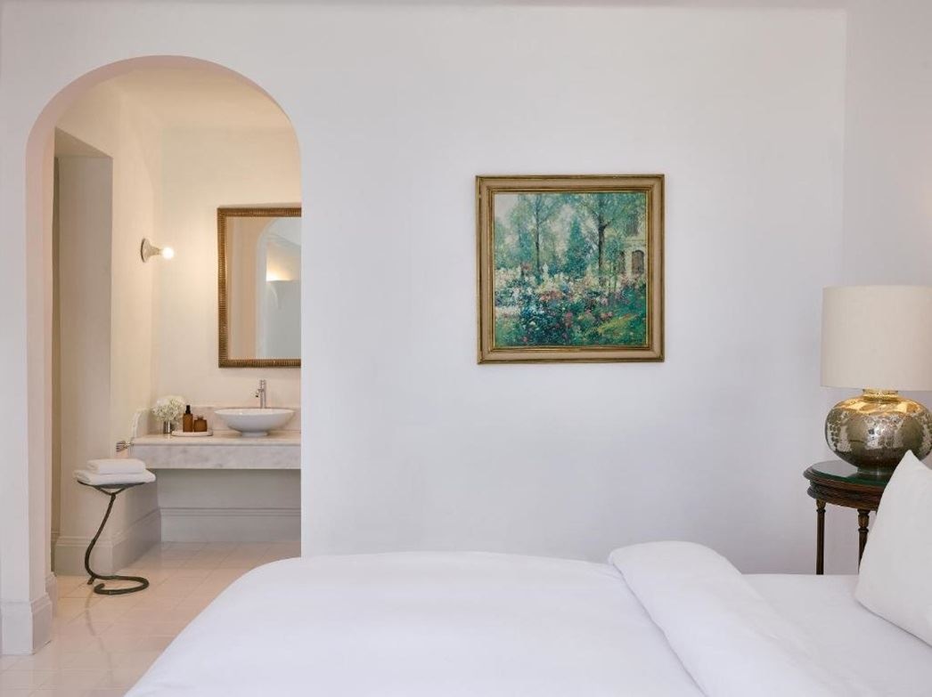 rooms-4-bedroom-beach-villa-seafront