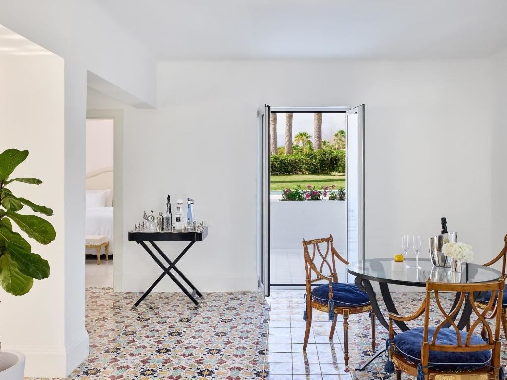 rooms-3-bedroom-villa-private-pool--garden