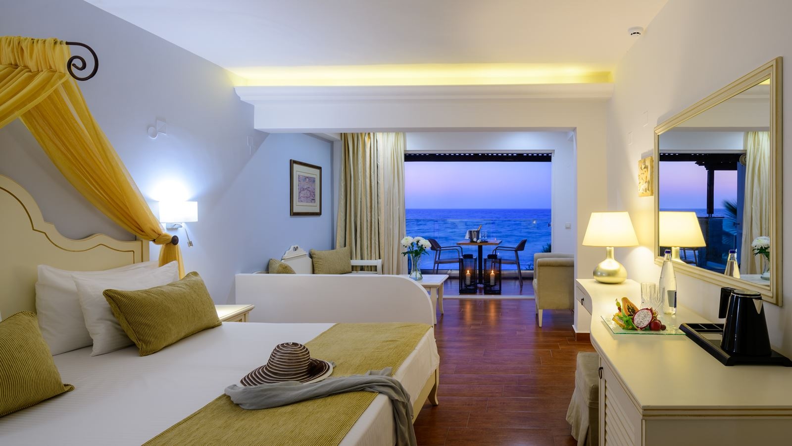 rooms-luxury-superior-room-beach-front