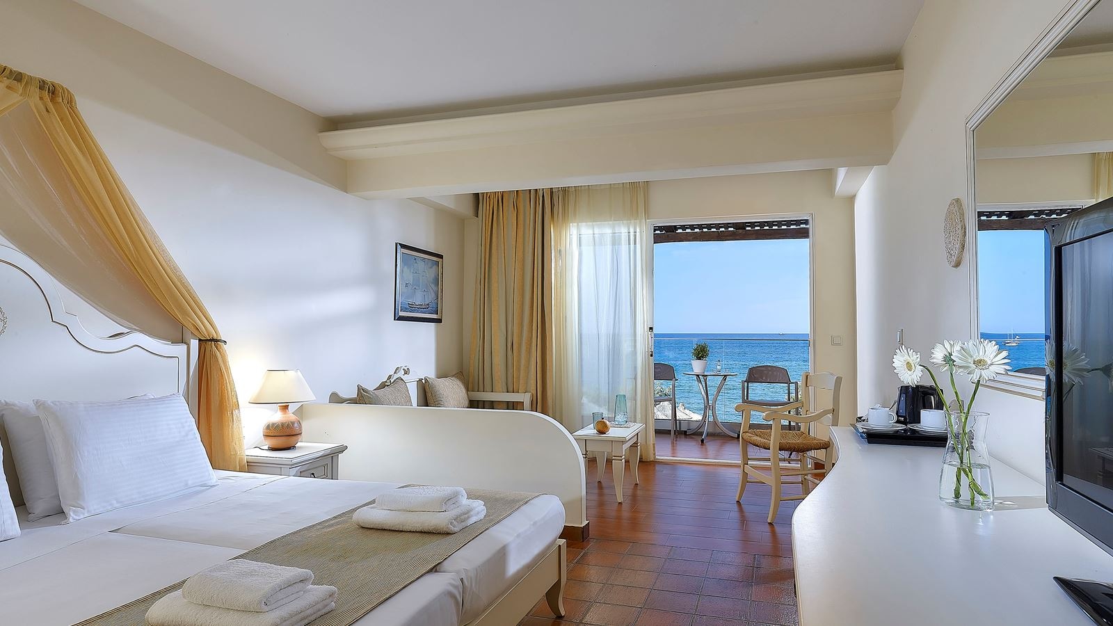 rooms-luxury-superior-room-beach-front