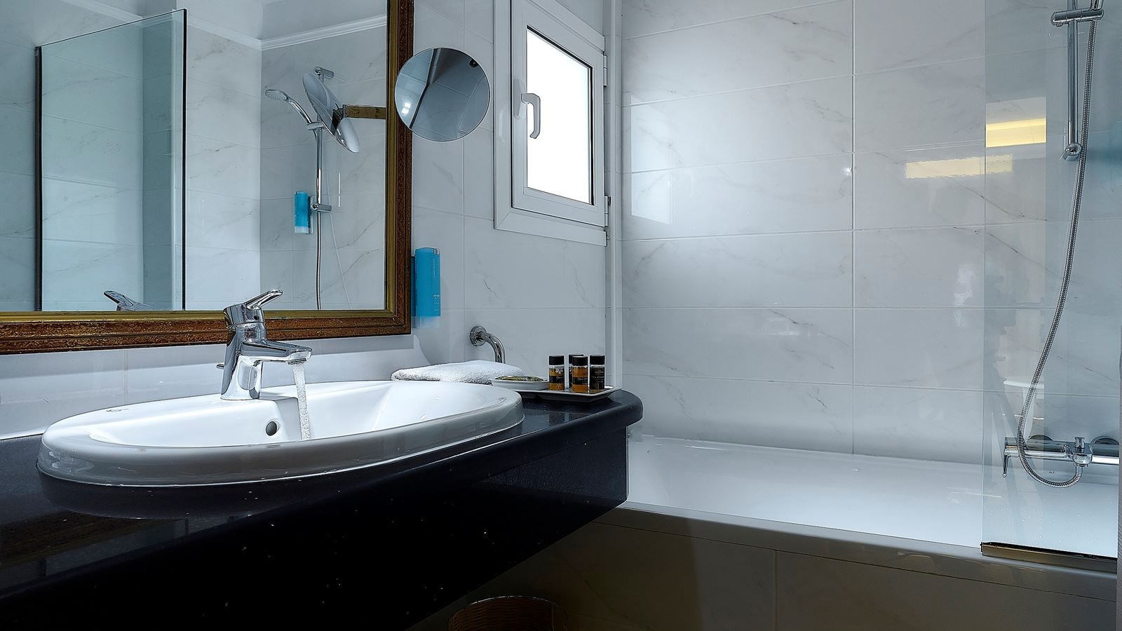 rooms-premium-family-2-rooms-sea-view