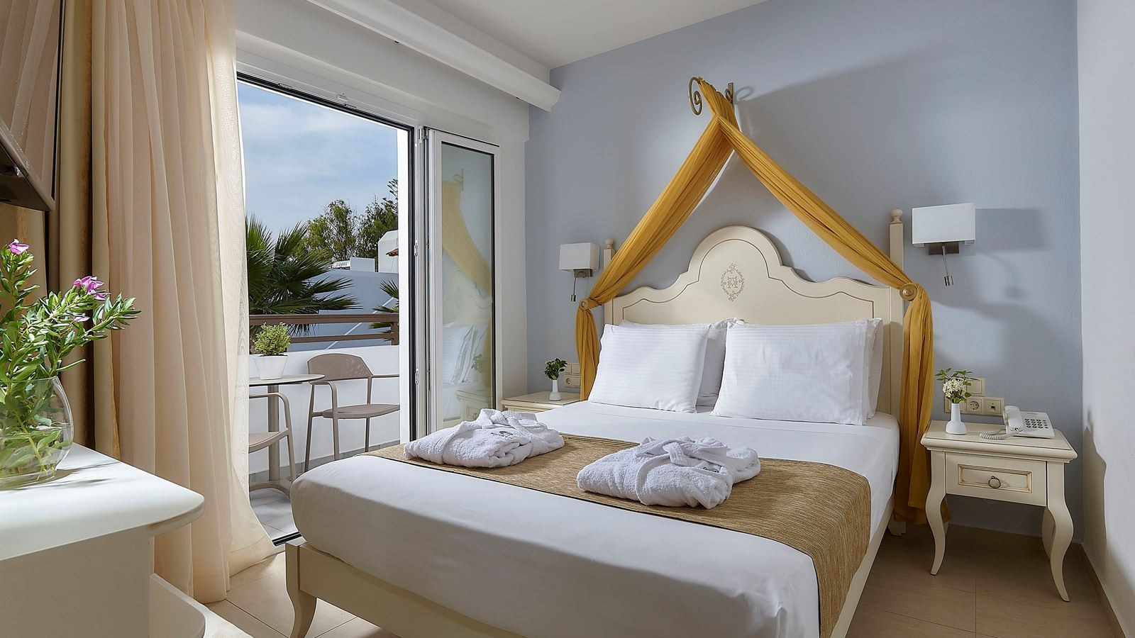 rooms-comfort-single-room-garden-view-balcony-or-terrace