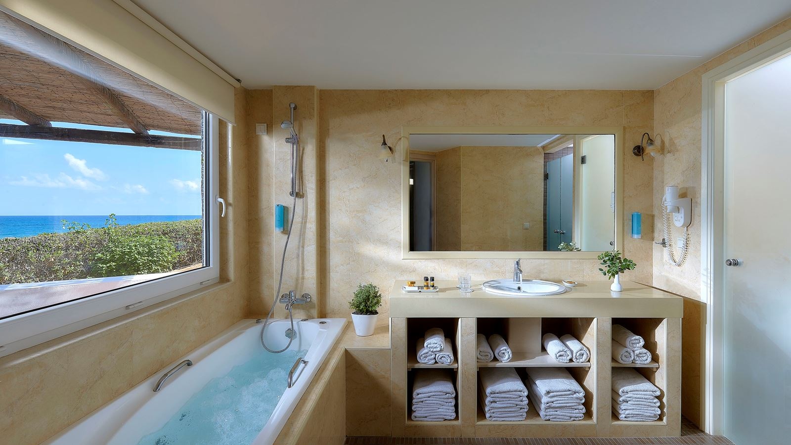 rooms-dream-villa-aphrodite2-bedrooms-beach-front-with-private-pool