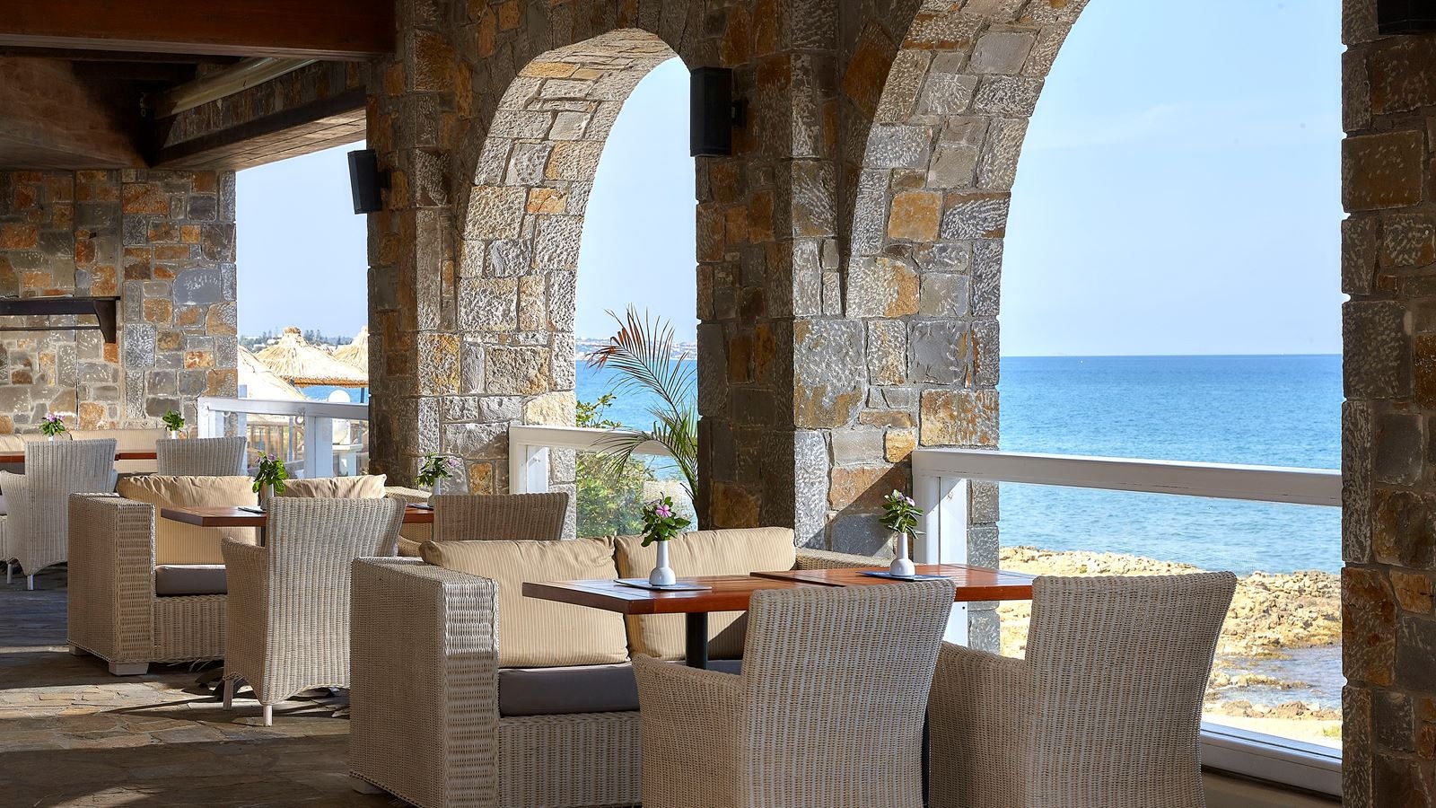 bars-poseidon-pool-bar