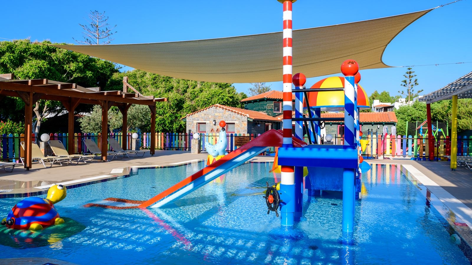 pools-outdoor-childrens-pool