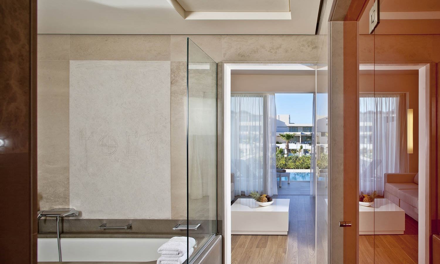 rooms-deluxe-suite-private-pool