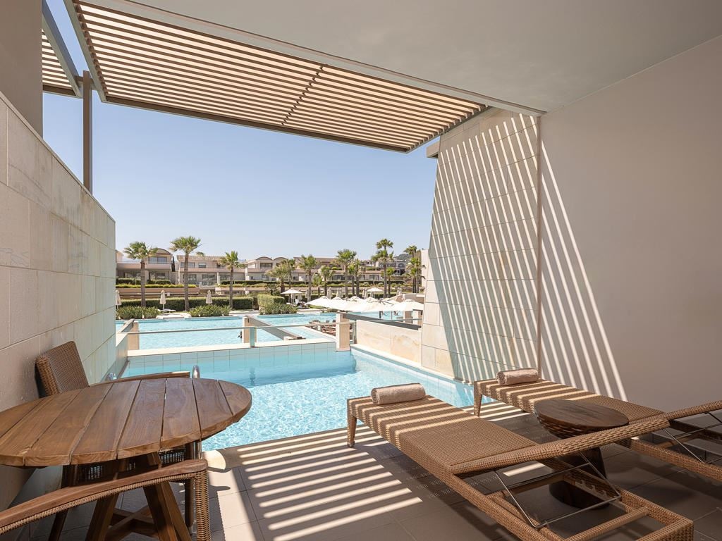 rooms-deluxe-room-private-pool