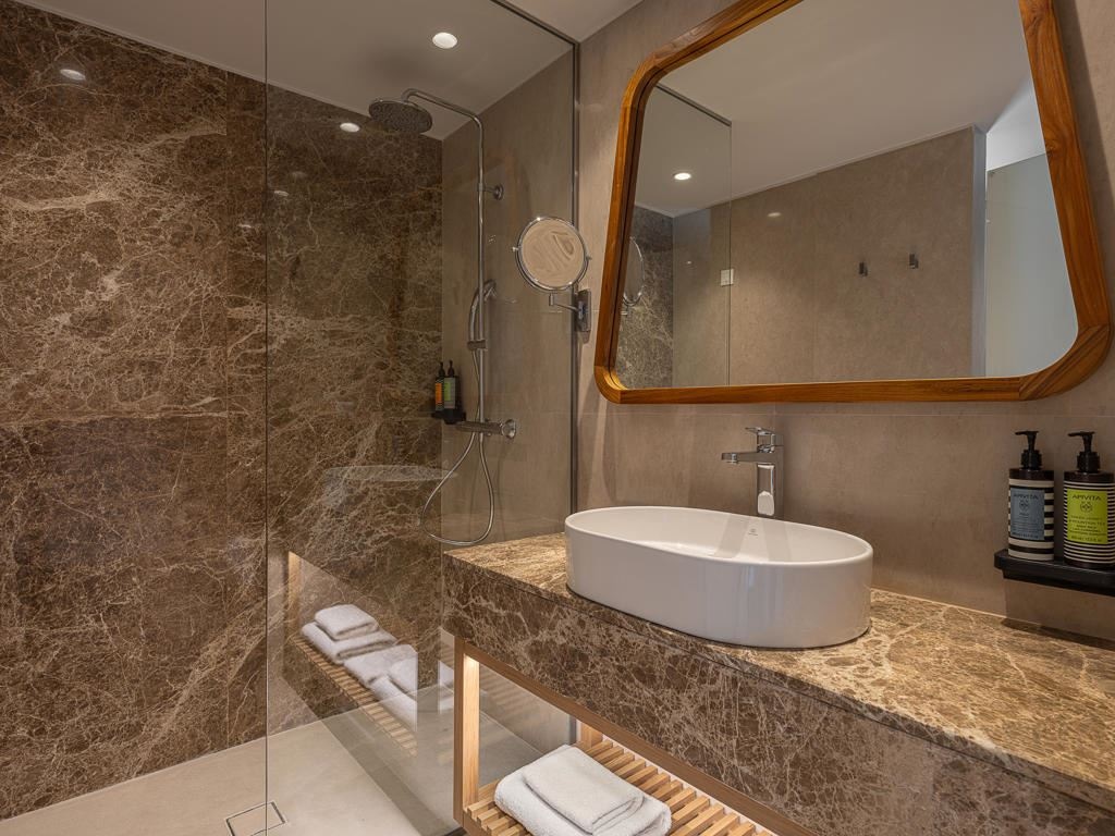 rooms-deluxe-room-private-pool