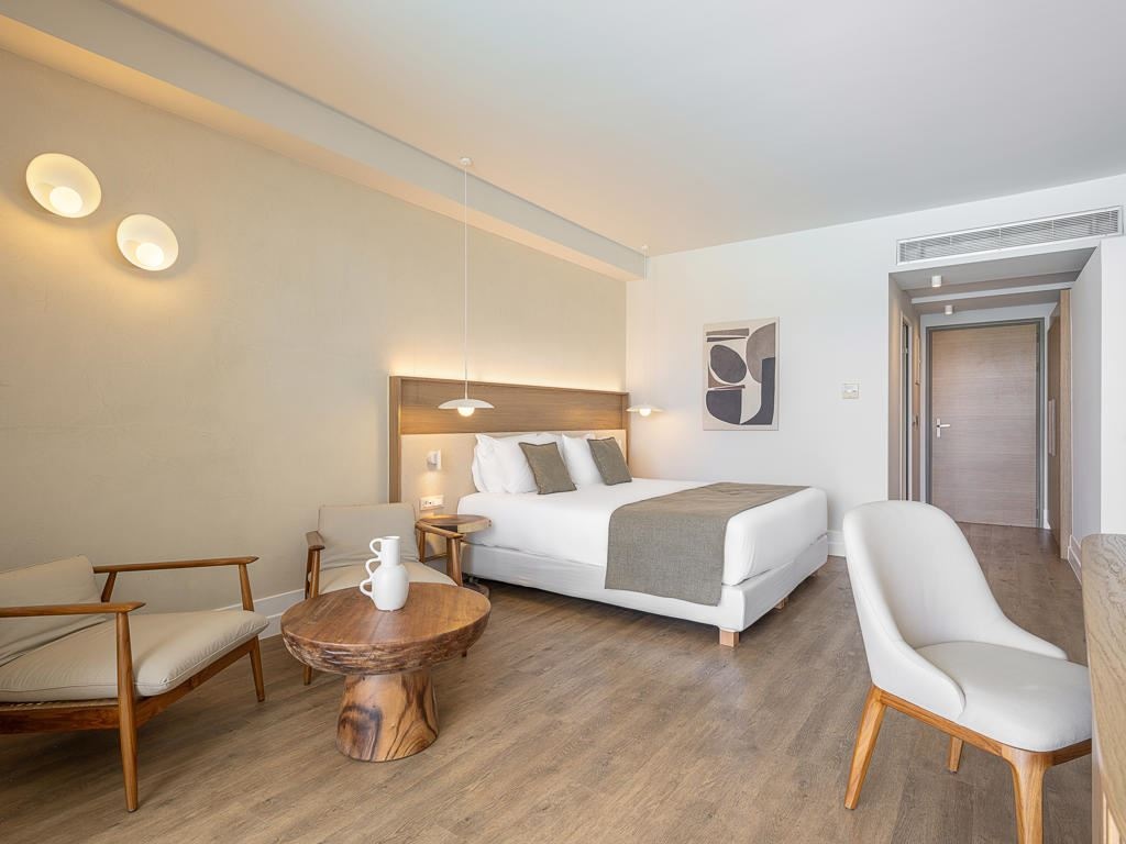 rooms-deluxe-room-private-pool