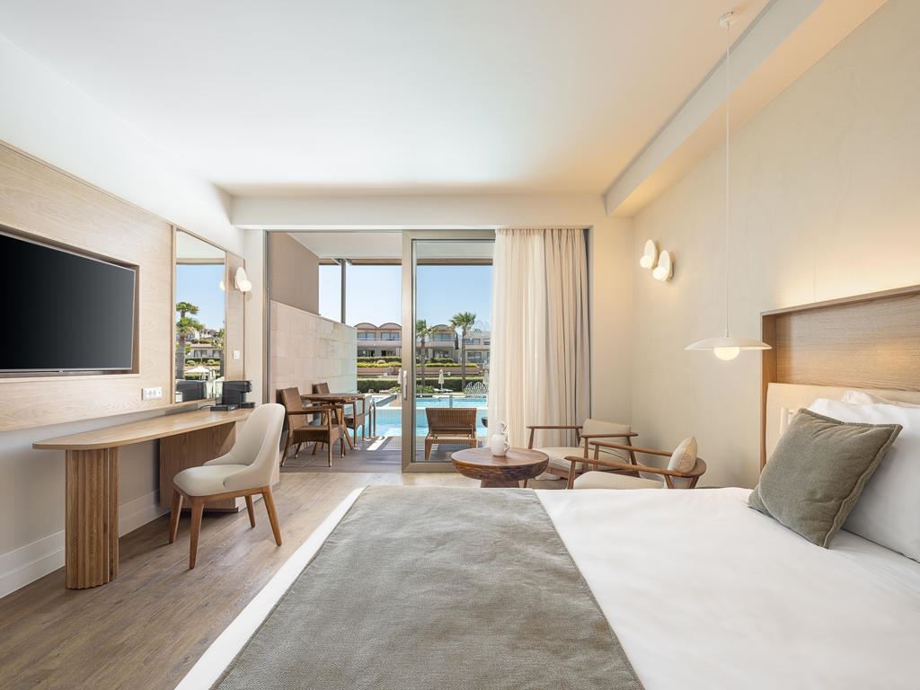 rooms-deluxe-room-private-pool