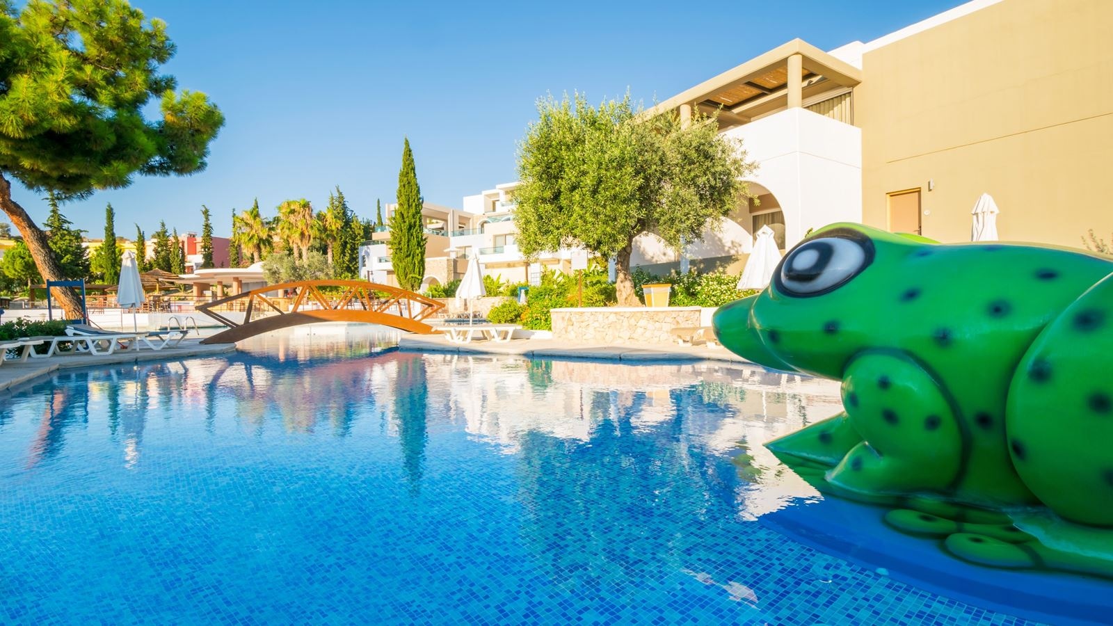 pools-outdoor-childrens-pool