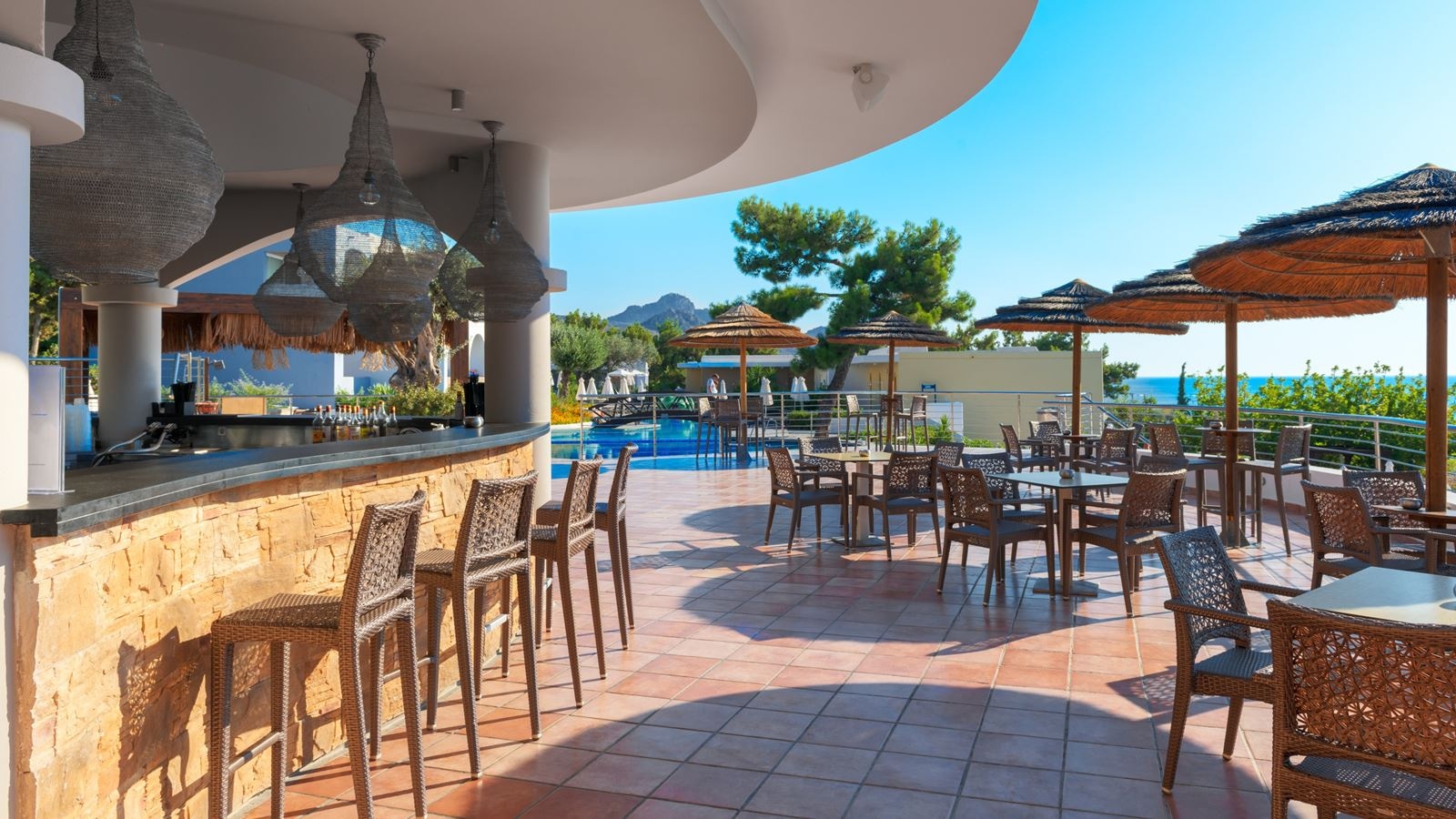 restaurants-pool-snack-bar