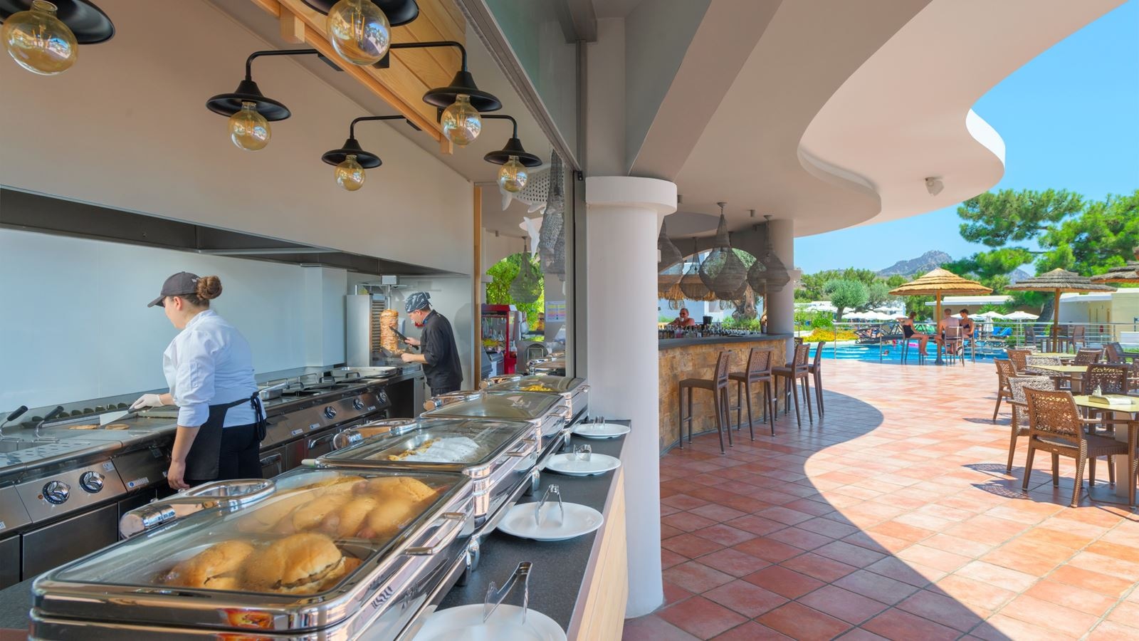 restaurants-pool-snack-bar