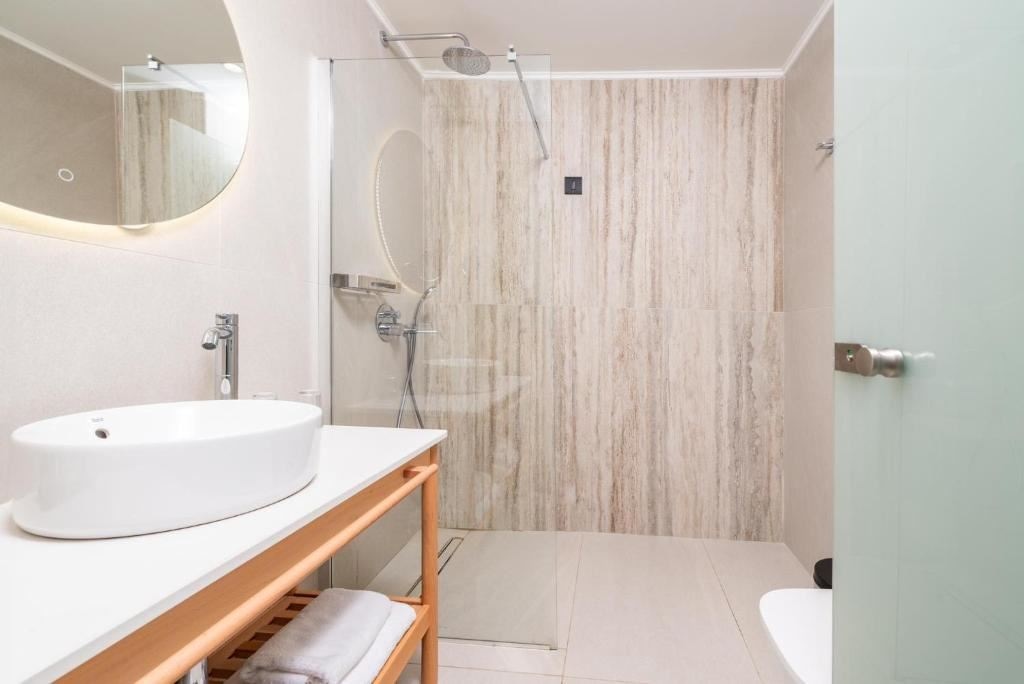 rooms-one-bedroom-suite-sea-view