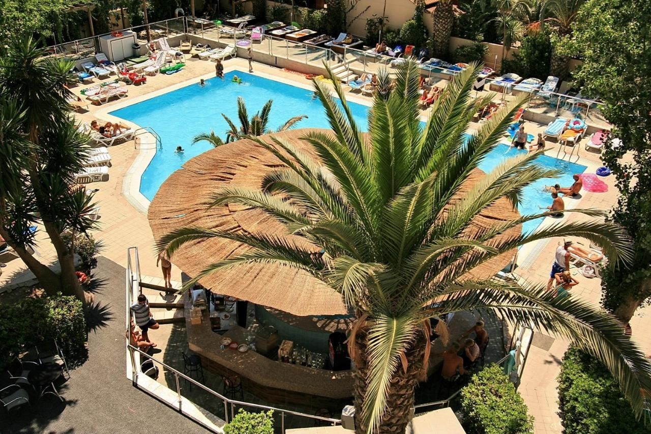 bars-shades-pool-bar