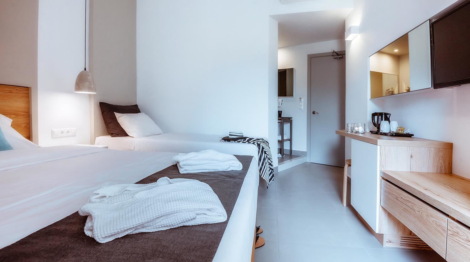 rooms-superior-double-room-side-sea-view