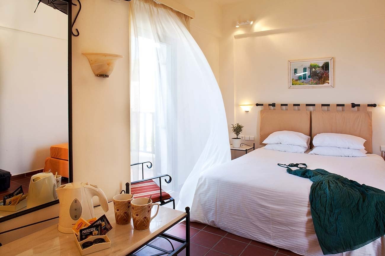 rooms-double-garden-view