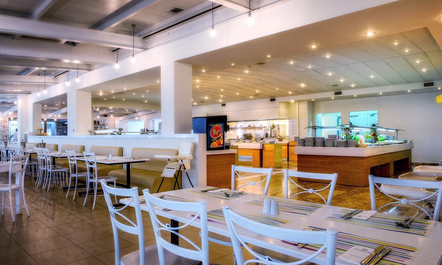 restaurants-main-building