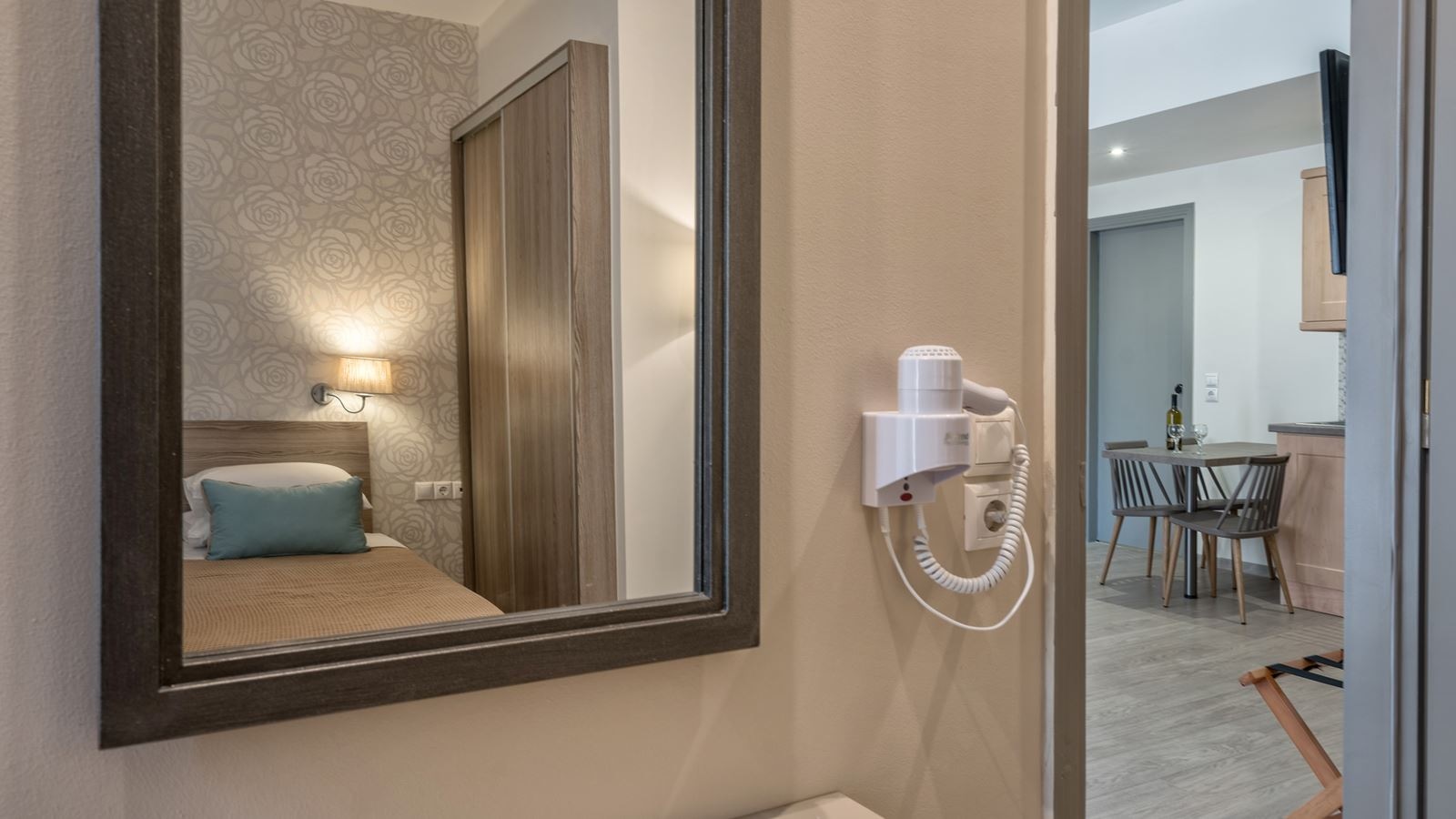 rooms-icarus-family-suite