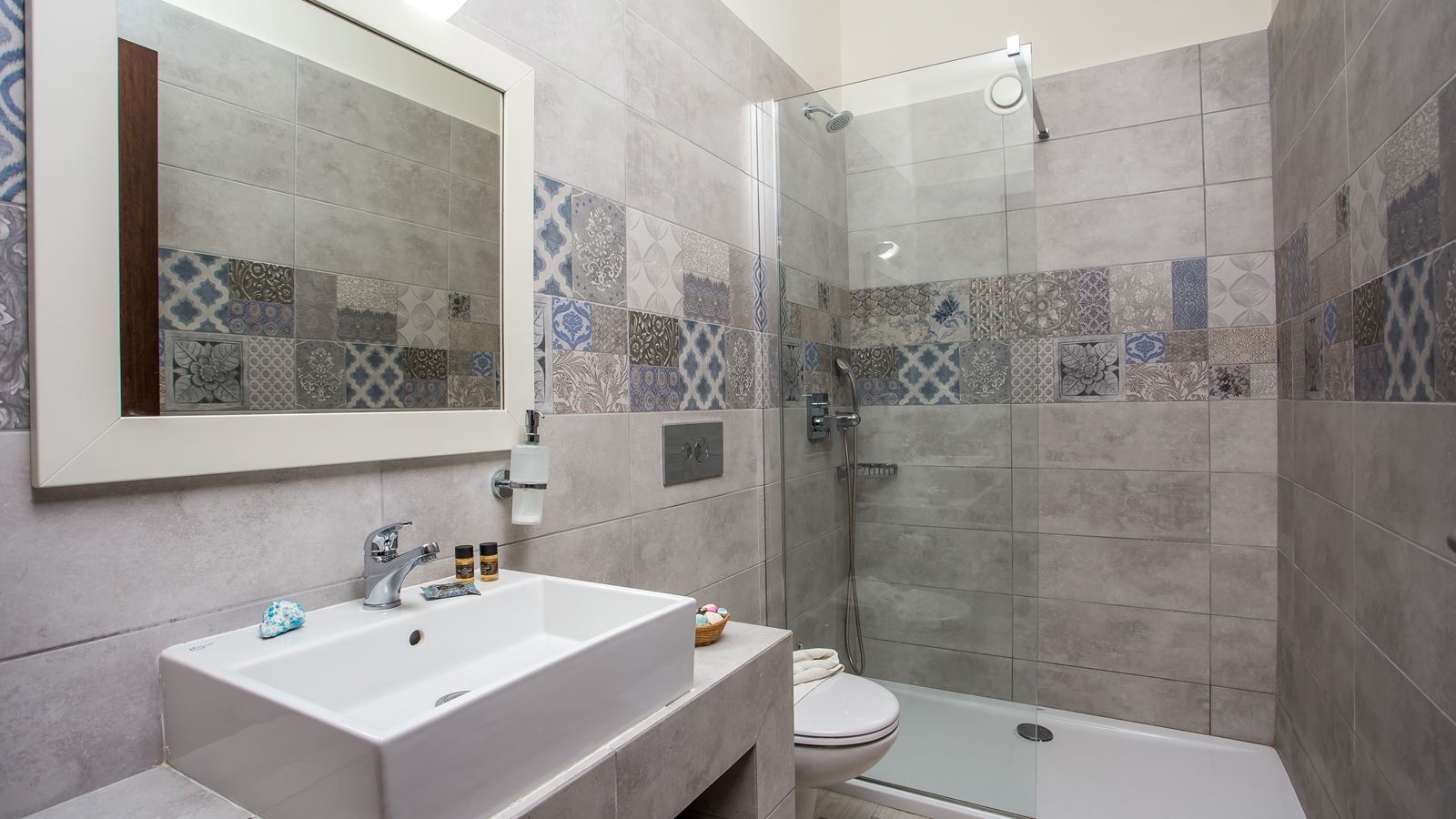 rooms-premium-double-room-with-balcony