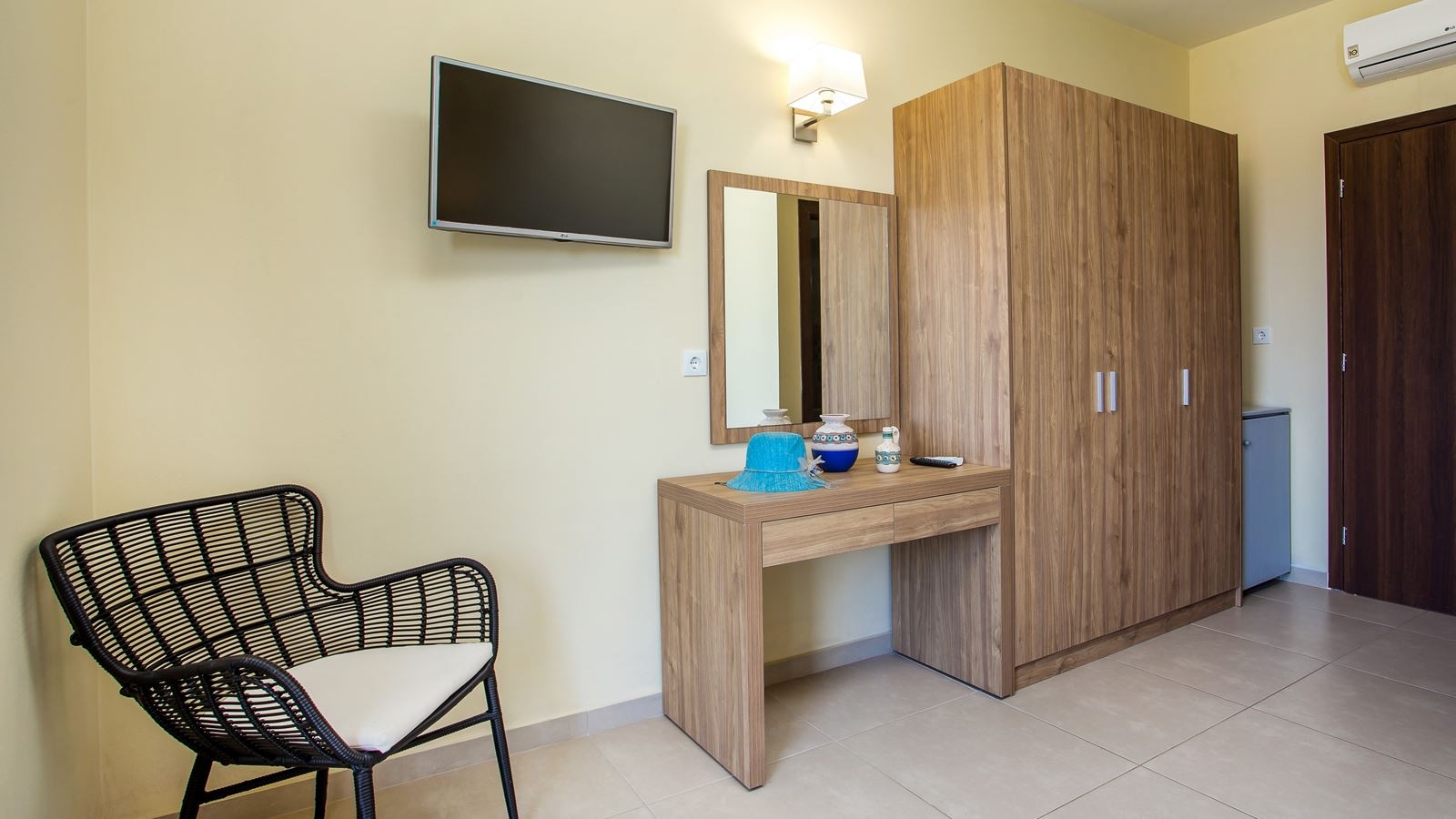 rooms-premium-double-room-with-balcony