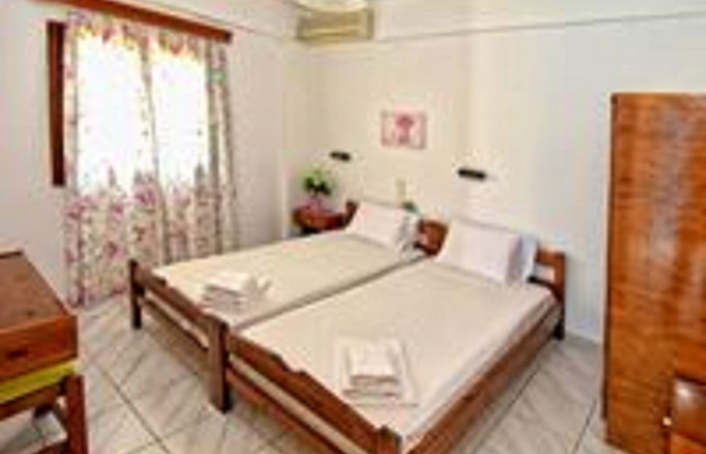 rooms-apartment-gardenview