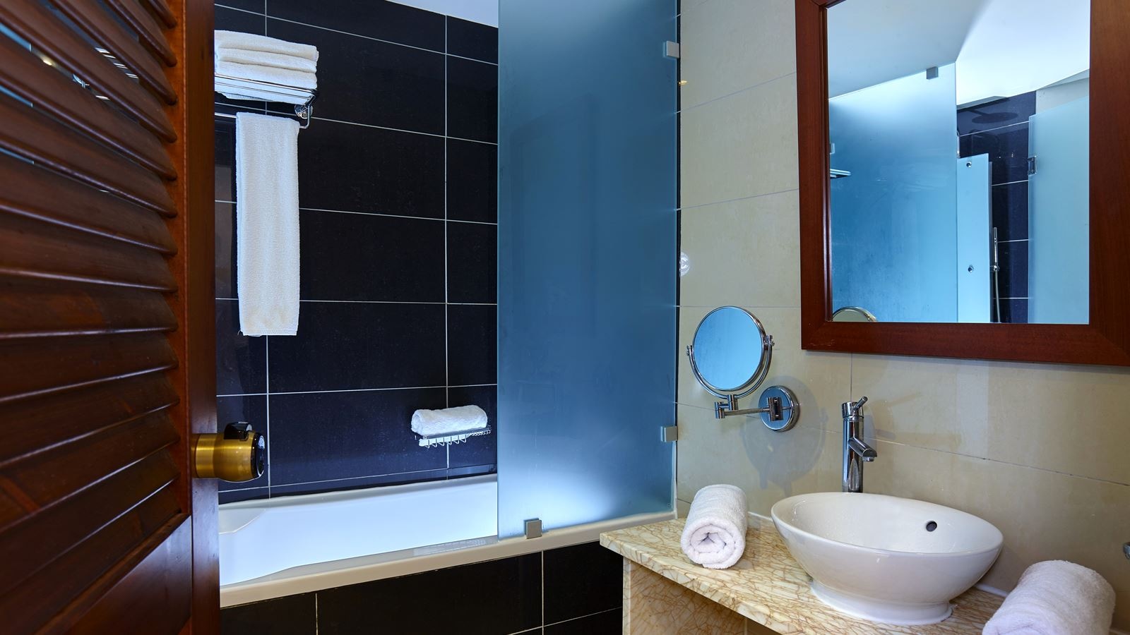 rooms-superior-double-room