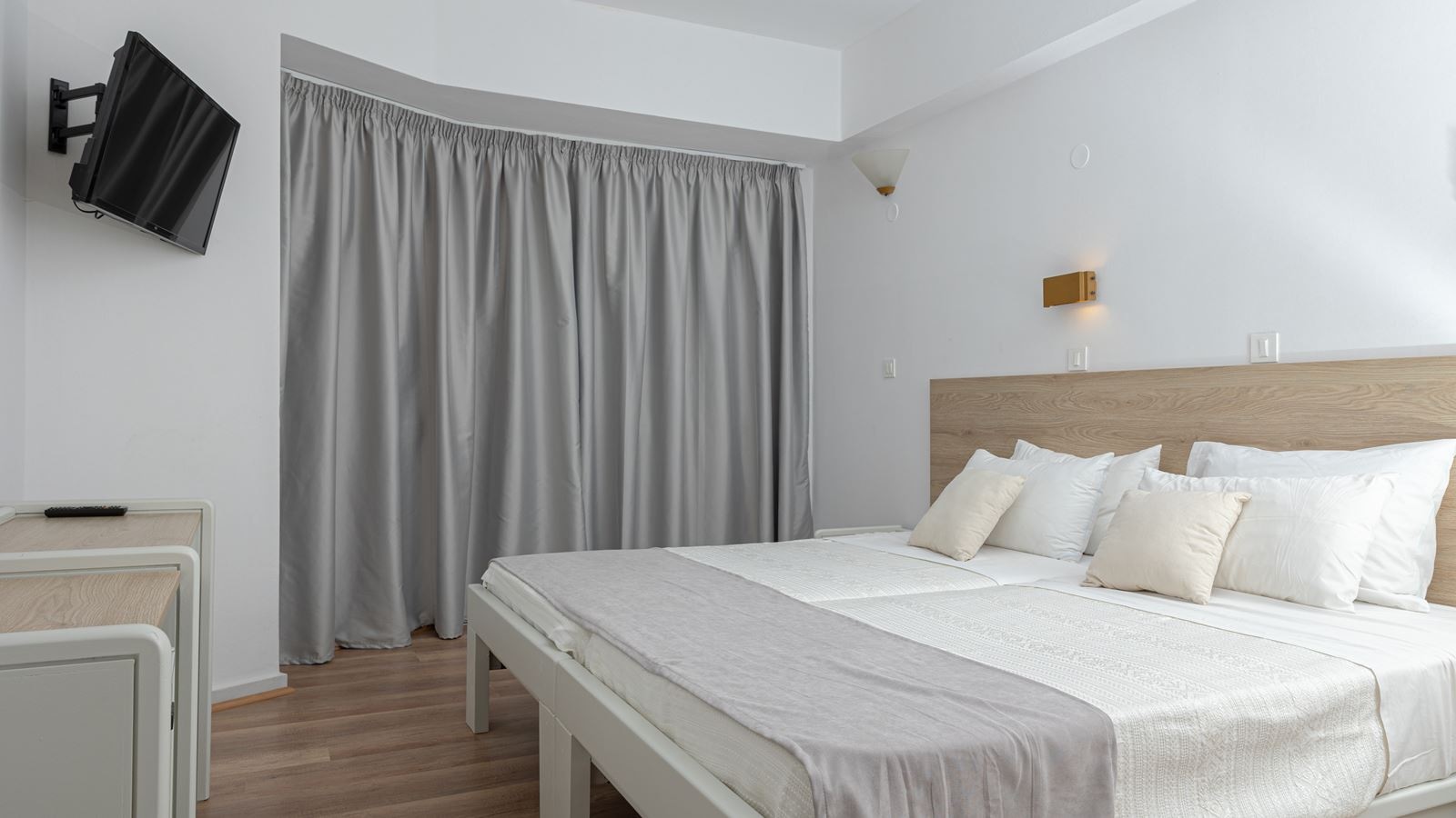 rooms-room-single-use-balcony-or-terrace