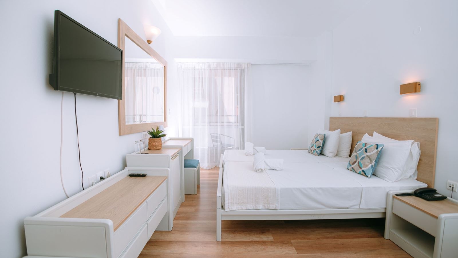 rooms-room-double-balcony-or-terrace