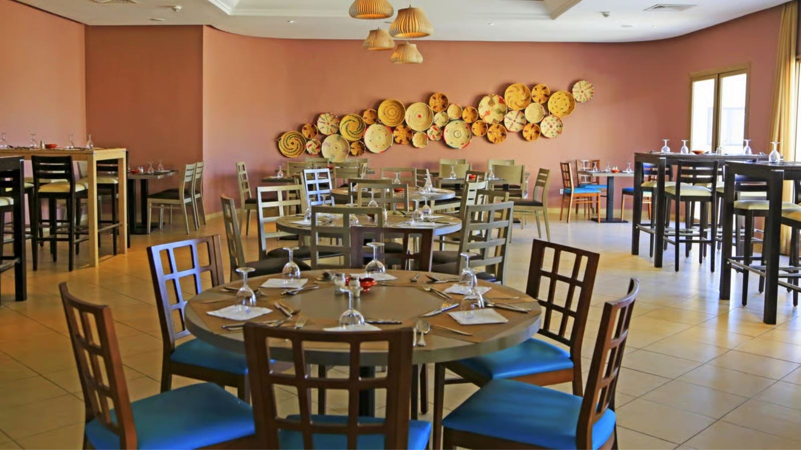 restaurants-restaurants