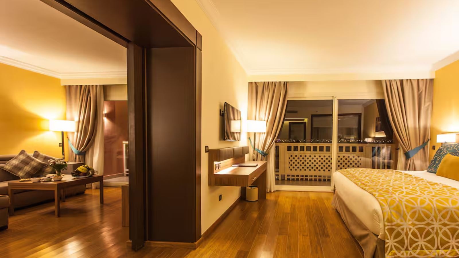 rooms-deluxe-room
