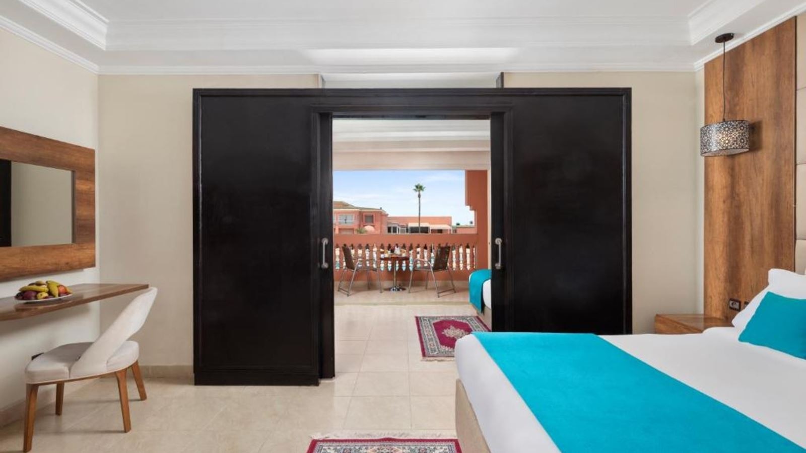 rooms-familyroom-gardenview