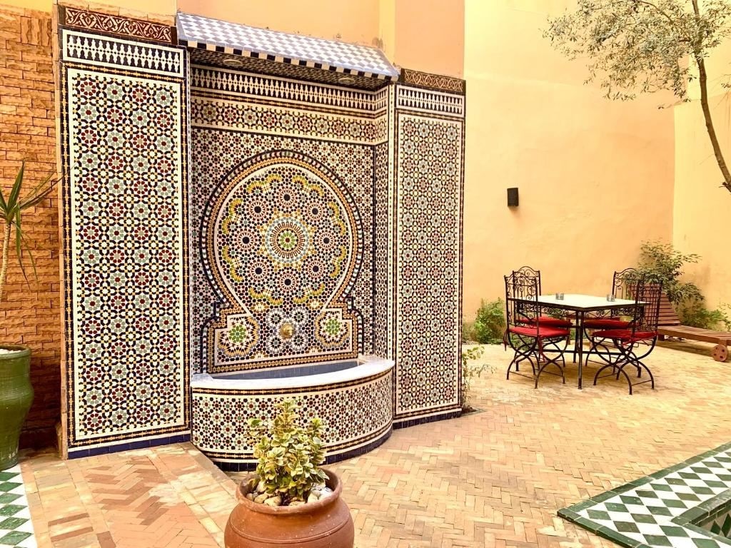 restaurants-restaurants