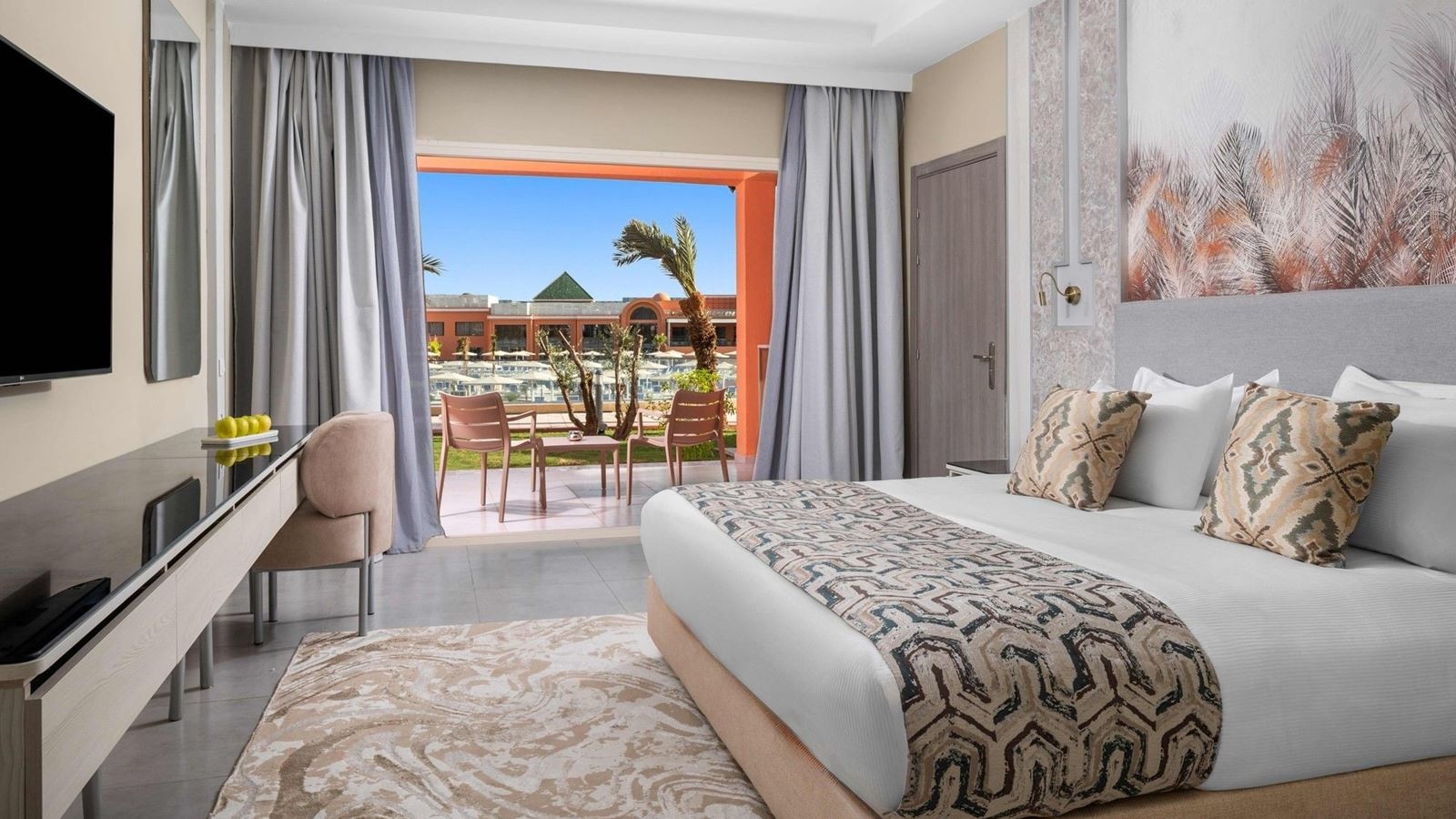 rooms-deluxe-room-gardenview