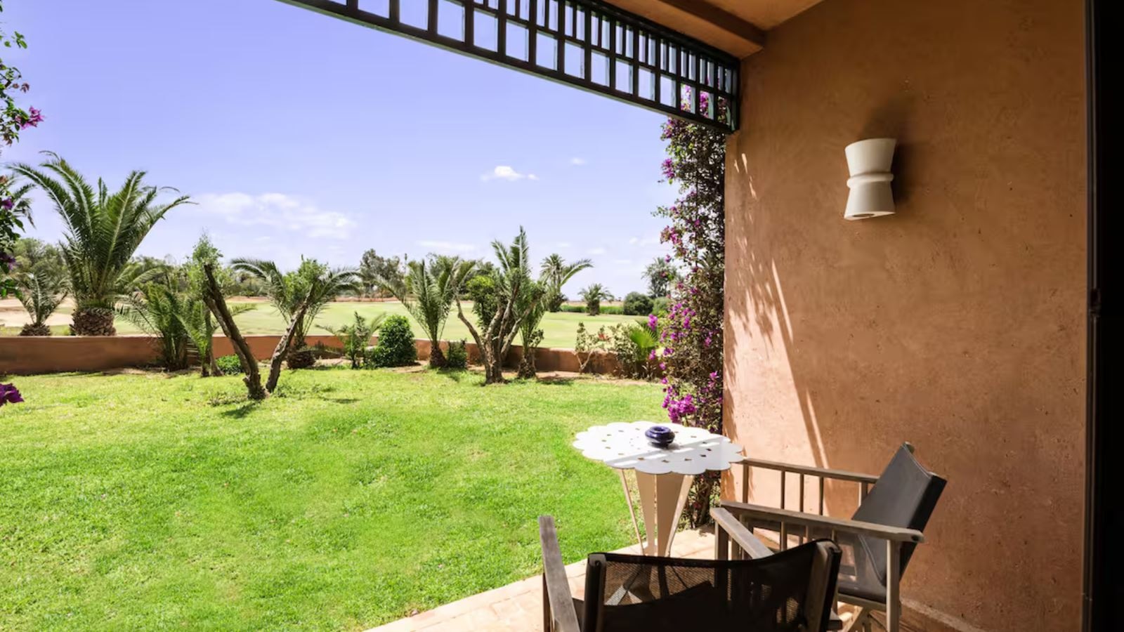 rooms-premium-room-gardenview