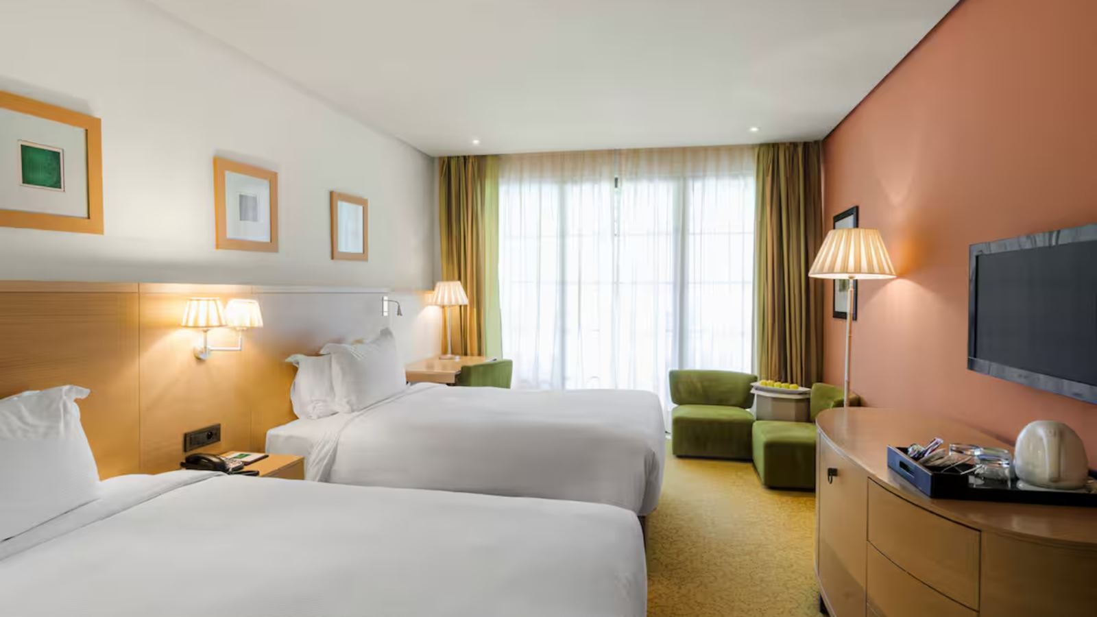 rooms-premium-room-golf-view