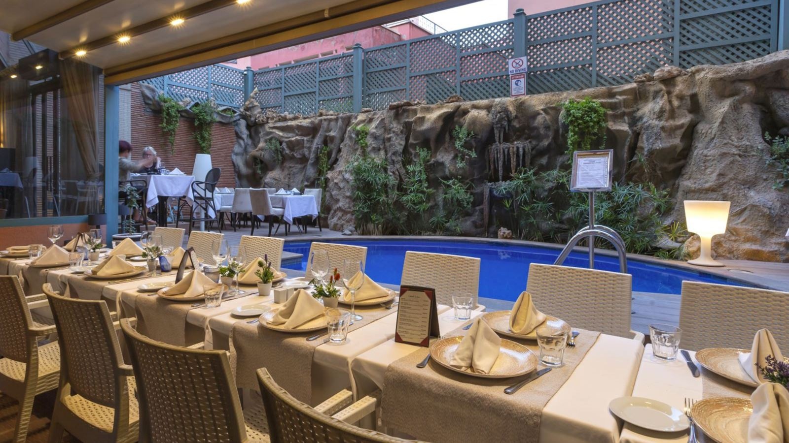 restaurants-restaurants