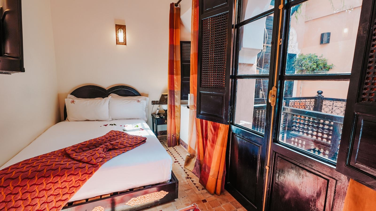 rooms-single-standard-room