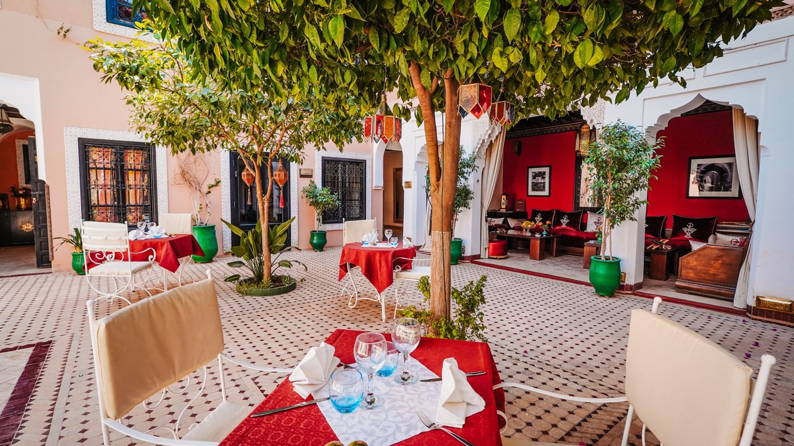 restaurants-restaurants