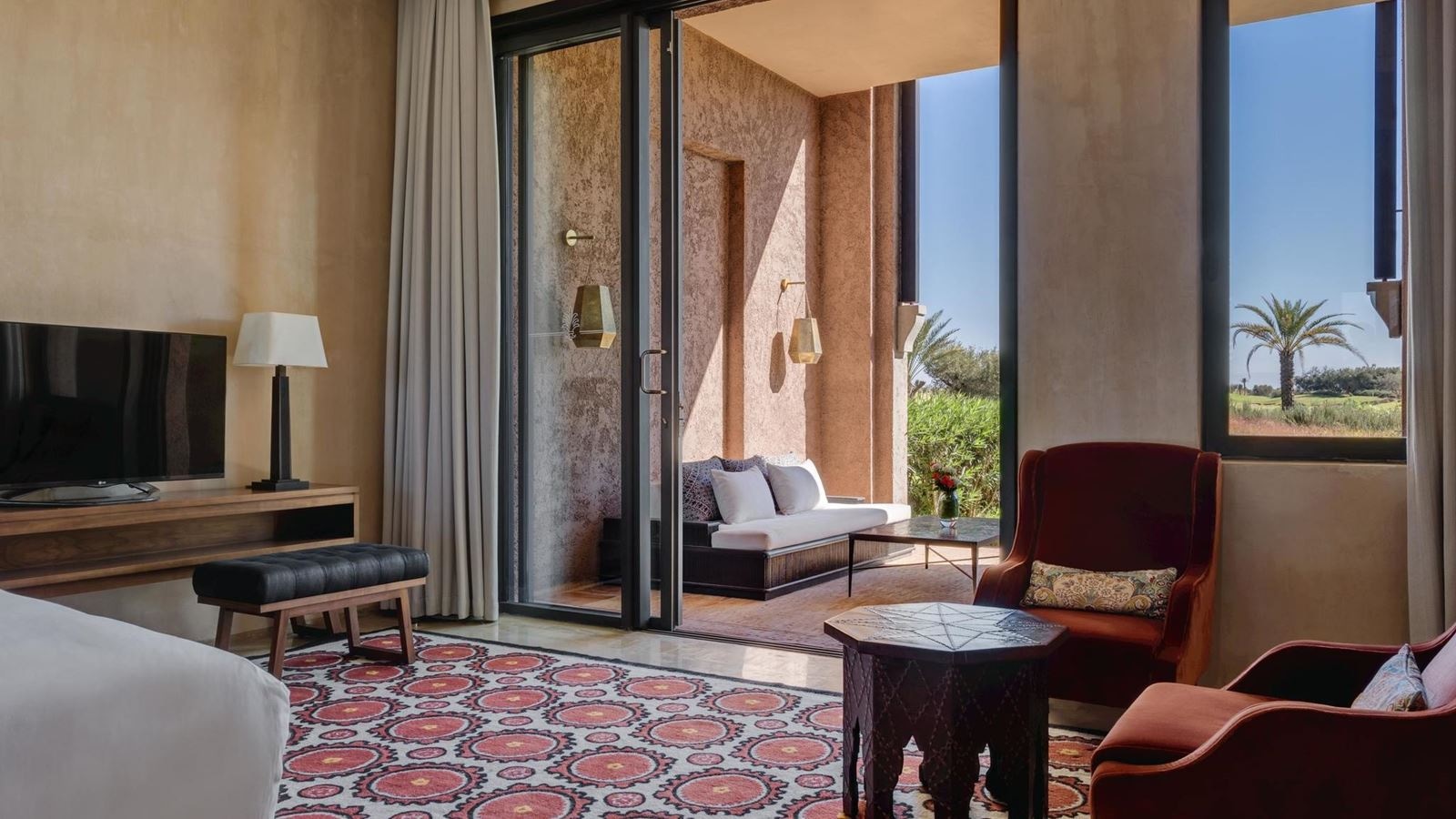 rooms-deluxe-suite-gardenview